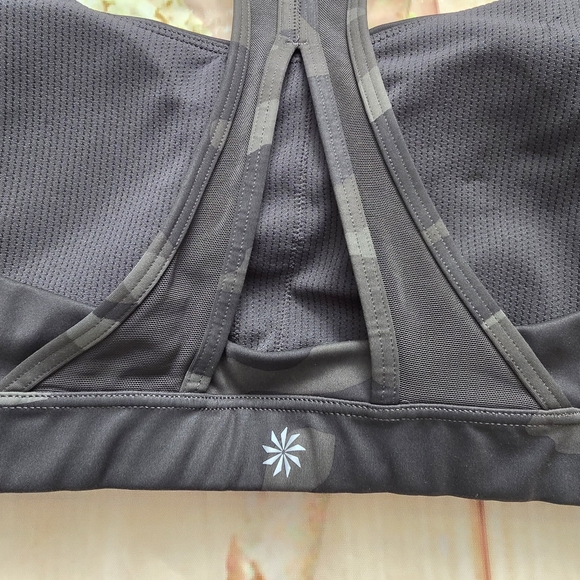 Athleta camo print sports bra - Picture 5 of 7